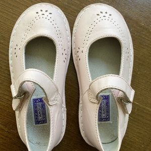L’Amour light pink Mary Janes kids’ size 10